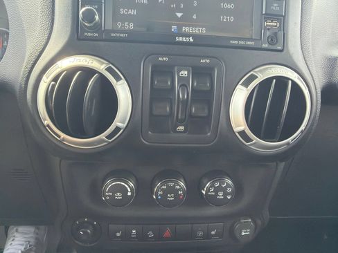 Used 2013 Jeep Wrangler Unlimited Sahara w/ Dual Top Group AWD/4WD image 15