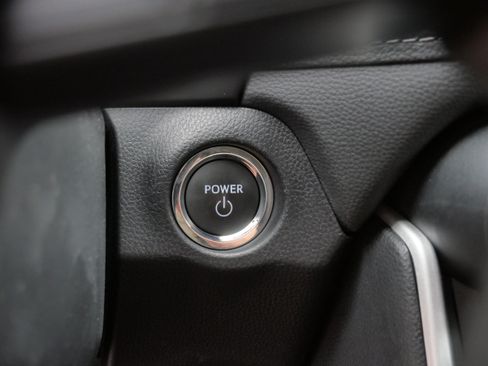 Certified 2025 Toyota RAV4 XLE AWD/4WD image 30