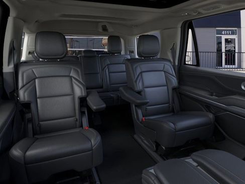 New 2026 Lincoln Navigator Reserve AWD/4WD image 11