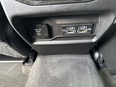 Used 2022 Jeep Grand Cherokee Laredo w/ Luxury Tech Group I image 21