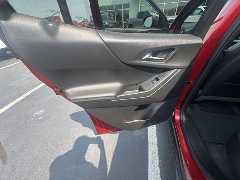 Used 2025 Chevrolet Equinox LT w/ Convenience Package II FWD image 12