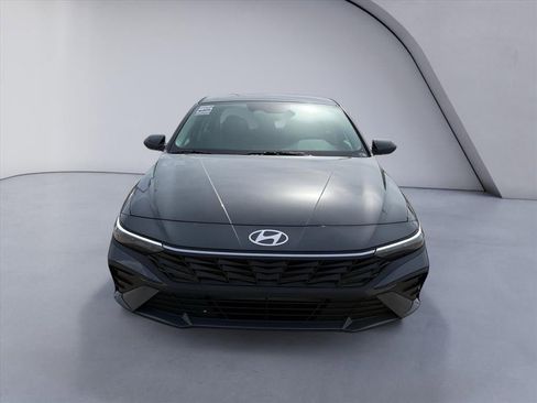 New 2026 Hyundai Elantra SE FWD image 8