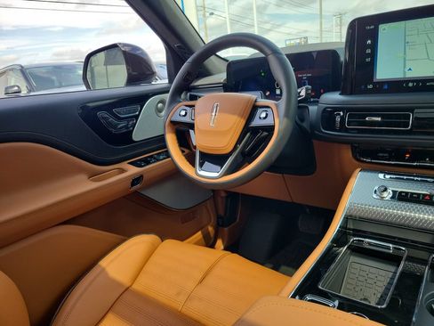 New 2026 Lincoln Aviator Black Label w/ Jet Appearance Package AWD/4WD image 13