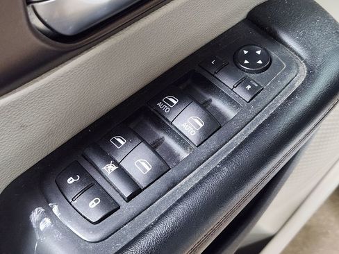 Used 2018 Chrysler Pacifica Touring Plus FWD image 44