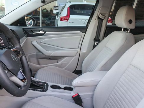 Used 2022 Volkswagen Jetta S image 18
