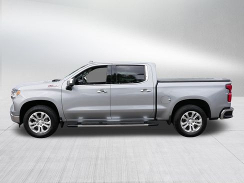 Used 2024 Chevrolet Silverado 1500 LTZ AWD/4WD image 4