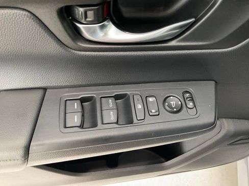 Certified 2025 Honda CR-V EX image 6