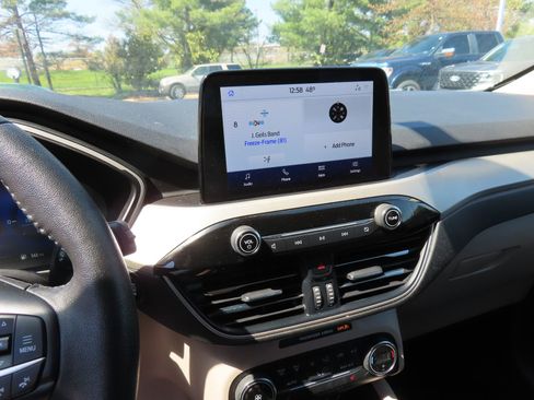 Used 2020 Ford Escape SE Sport image 21