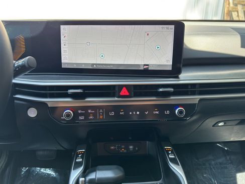 Used 2025 Kia Sorento S w/ Panoramic Sunroof Package FWD image 23