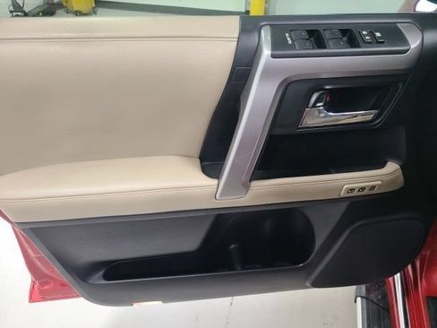Used 2019 Toyota 4Runner Limited AWD/4WD image 23