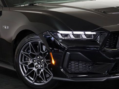 Used 2025 Ford Mustang GT Premium w/ GT Performance Package RWD image 8