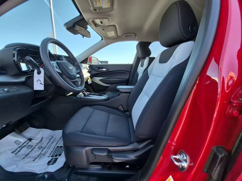 New 2026 Chevrolet Trax LS w/ LS Convenience Package FWD image 11