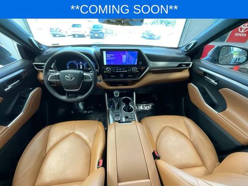 Used 2023 Toyota Highlander Platinum AWD/4WD image 7
