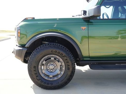 Used 2025 Ford Bronco Badlands w/ Sasquatch Package AWD/4WD image 5