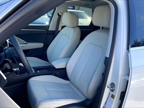 Used 2023 Audi Q3 2.0T Premium Plus w/ Premium Plus Package image 8