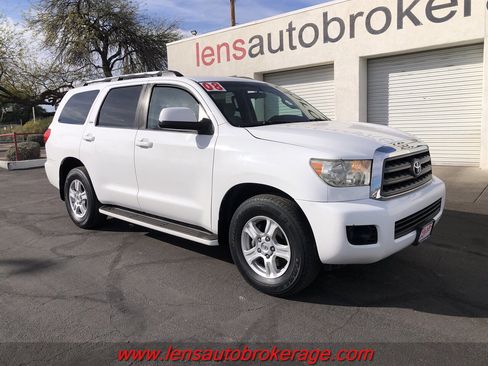 Used 2008 Toyota Sequoia SR5 image 2
