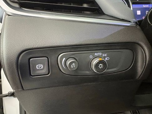 Used 2021 Buick Enclave Essence w/ Sport Touring Edition image 17