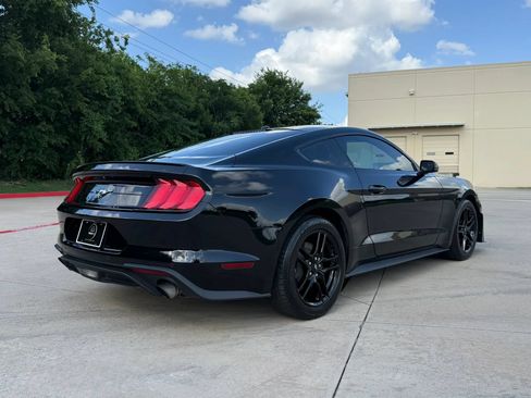 Used 2019 Ford Mustang Premium RWD image 5