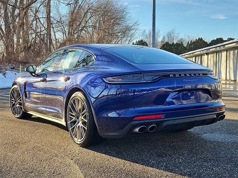Certified 2023 Porsche Panamera 4 Platinum Edition image 3