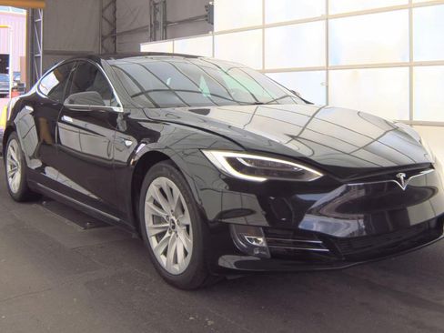 Used 2020 Tesla Model S Long Range Plus AWD/4WD image 3