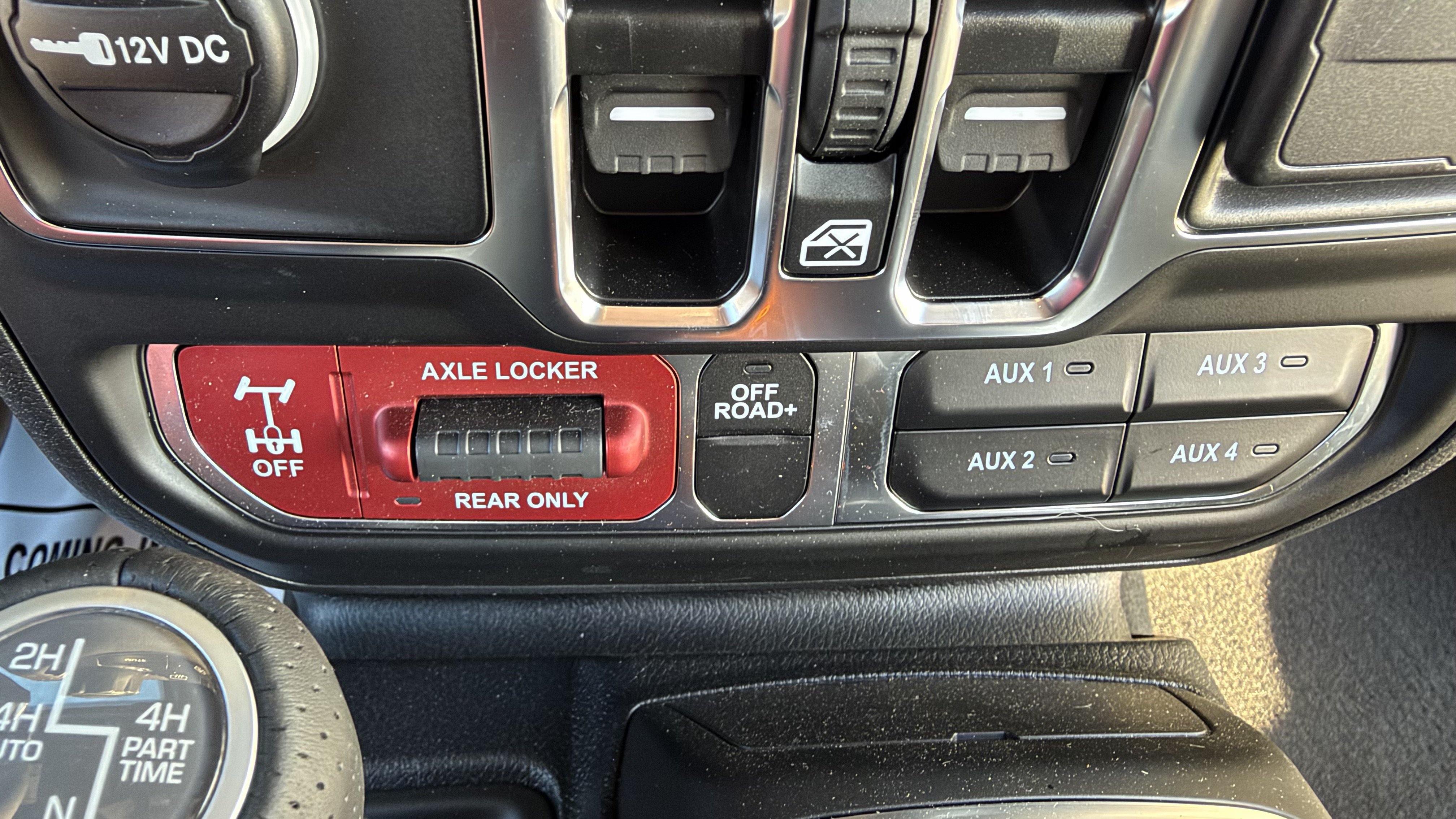 Used 2026 Jeep Gladiator Mojave AWD/4WD image 28