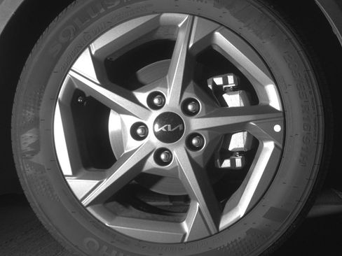 Used 2025 Kia K4 FWD image 13