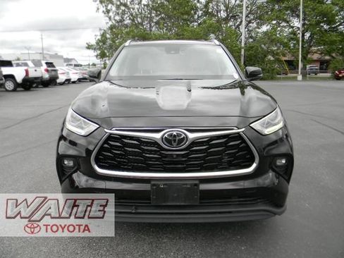 Used 2022 Toyota Highlander Limited AWD/4WD image 6
