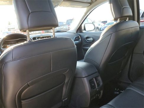 Used 2021 Jeep Cherokee Limited image 30