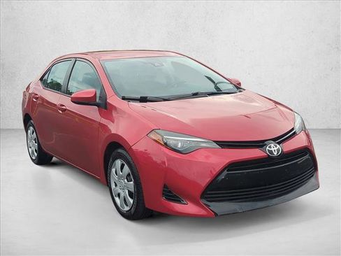 Used 2017 Toyota Corolla LE FWD image 3