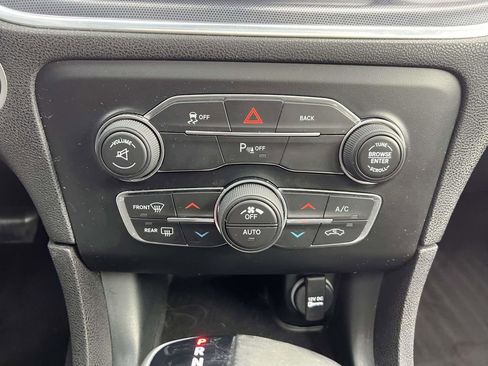 Used 2016 Dodge Charger SXT w/ Navigation & Travel Group image 25