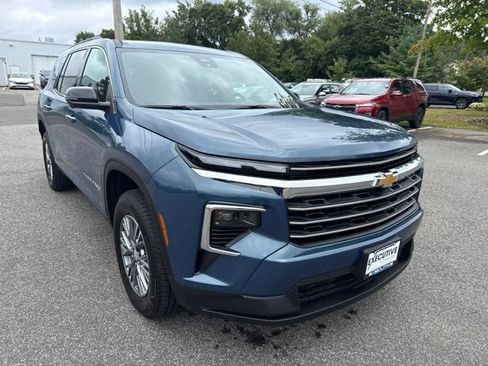 Used 2026 Chevrolet Traverse LT w/ Driver Confidence Package AWD/4WD image 4
