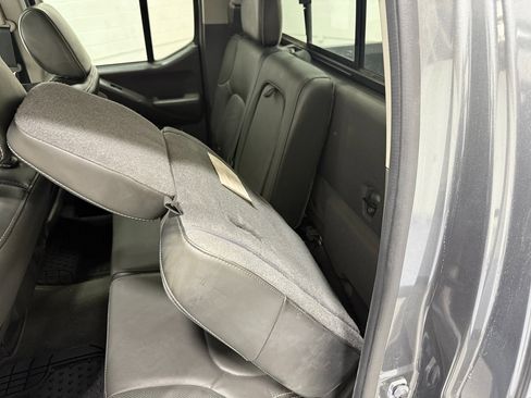 Used 2020 Nissan Frontier PRO-4X w/ Pro-4x Utility Package image 51