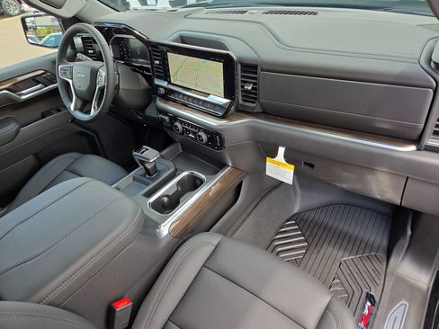 New 2026 Chevrolet Silverado 1500 LT Trail Boss w/ Convenience Package II AWD/4WD image 17