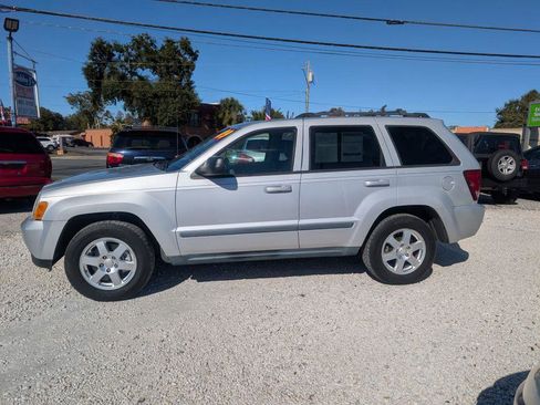 Used 2009 Jeep Grand Cherokee Laredo w/ Popular Equipment Group image 8