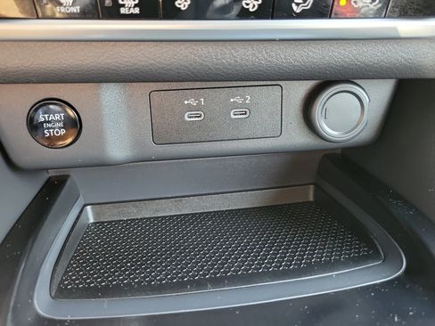 Certified 2026 Nissan Rogue SV FWD image 27