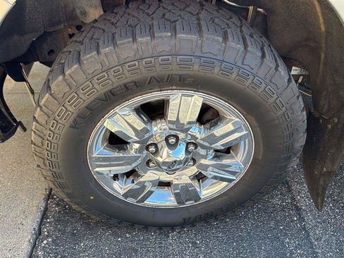 Used 2012 Ford F150 XLT w/ XLT Chrome Pkg AWD/4WD image 3