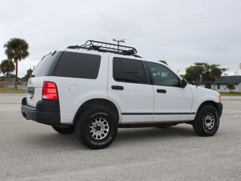 Used 2004 Ford Explorer XLS image 9