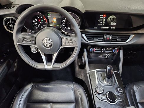 Used 2018 Alfa Romeo Stelvio AWD image 44