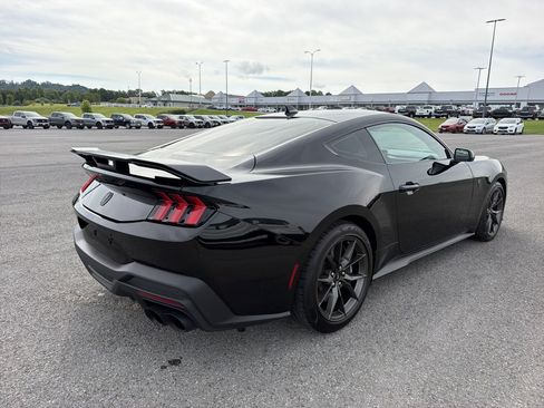 Used 2024 Ford Mustang Dark Horse RWD image 4