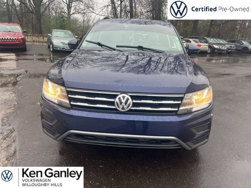 Used 2021 Volkswagen Tiguan SE w/ Panoramic Sunroof Package image 2