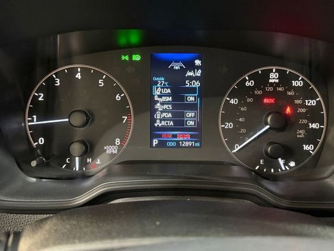 Used 2025 Toyota Corolla Cross LE AWD/4WD image 24