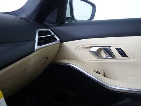 New 2026 BMW 330i Sedan w/ Convenience Package image 27