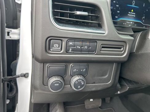 Used 2024 Chevrolet Tahoe LT RWD image 17