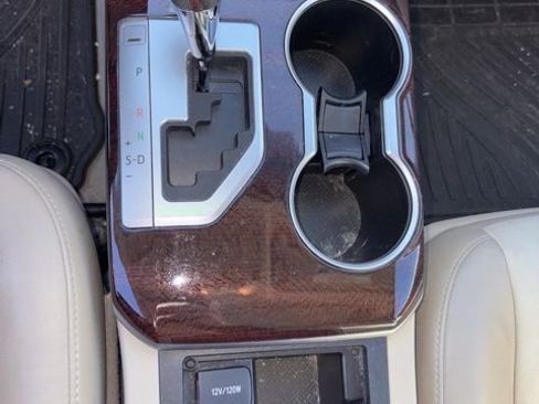 Used 2014 Toyota Camry XLE w/ Leather Package image 9