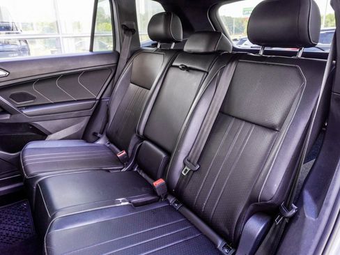 Used 2022 Volkswagen Tiguan SE R-Line image 34