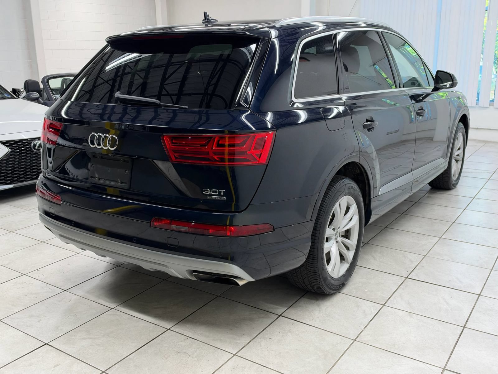 Used 2017 Audi Q7 3.0T Premium Plus w/ Premium Plus Package AWD/4WD image 9