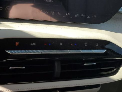 New 2026 Buick Enclave Avenir w/ Super Cruise Package FWD image 23