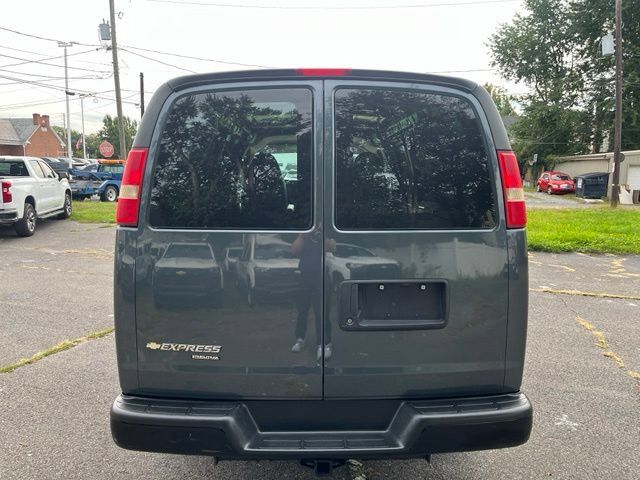 Used 2014 Chevrolet Express 1500 RWD image 4