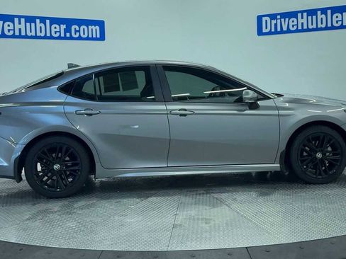 Used 2025 Toyota Camry SE image 9