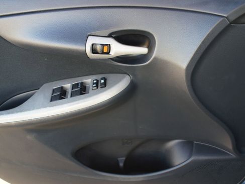 Used 2013 Toyota Corolla S image 25